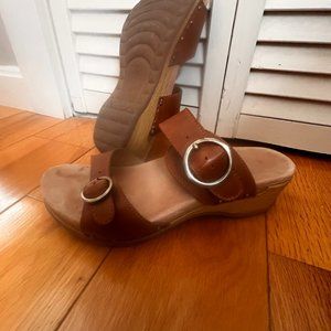 Dansko sandals size 39